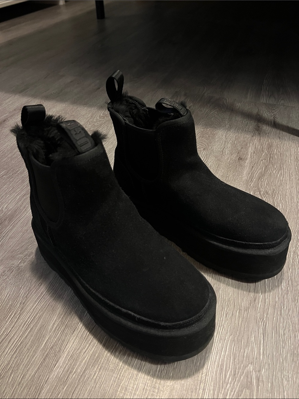 Women's Black Suede Platform Chelsea Ugg Boots